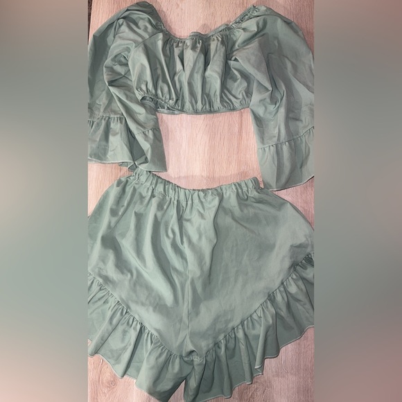 Green Ruffled Two-Piece Set - Picture 2 of 2